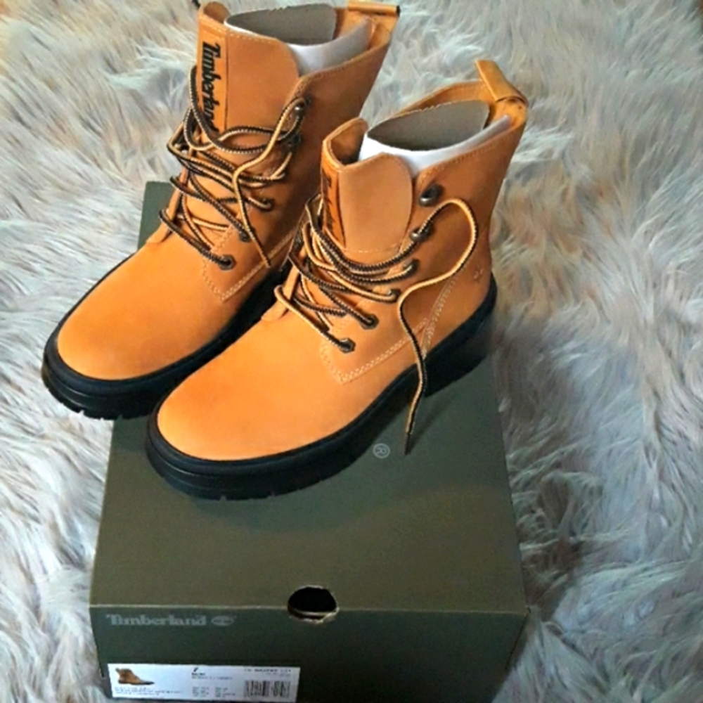 Timberland mid boots size 7